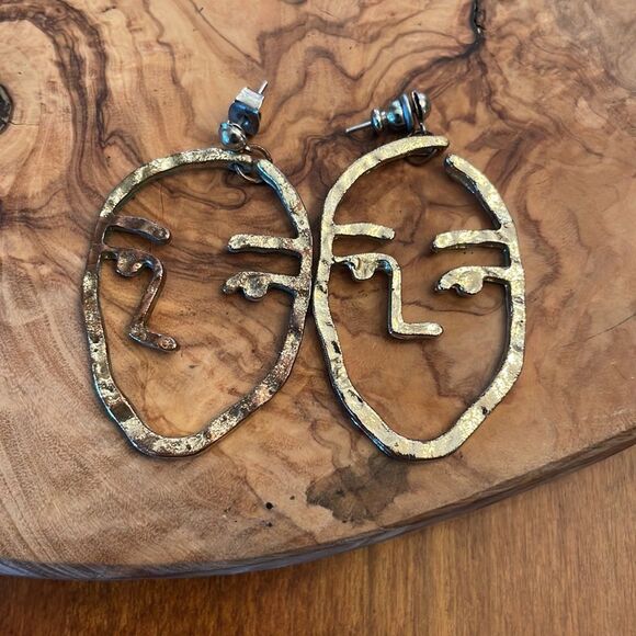 Goldtone Face Silhouette Earrings - Picture 4 of 6
